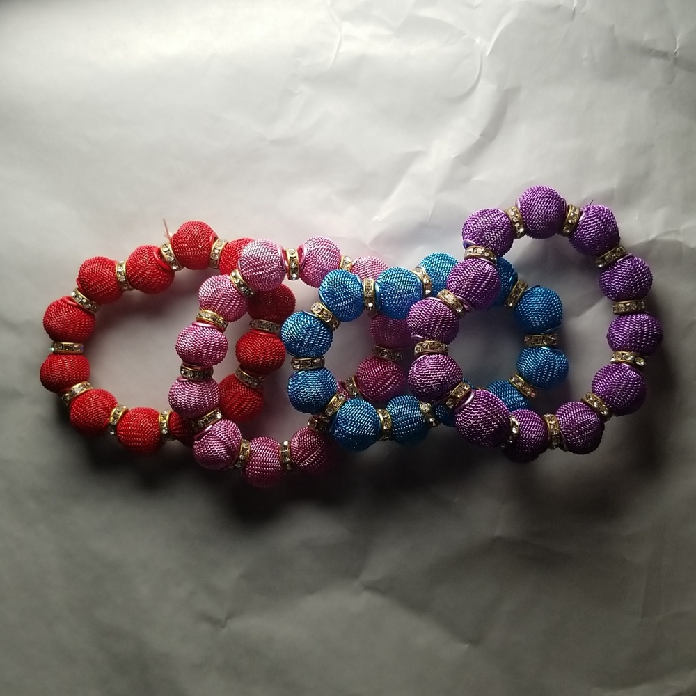 Set Of 4 Vintage Mesh Beaded Braclets